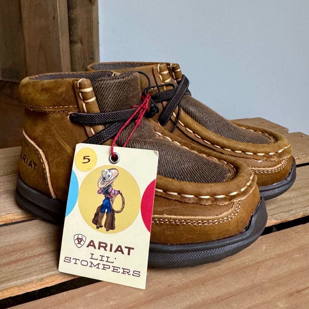 NWT Ariat Toddler Moccasins